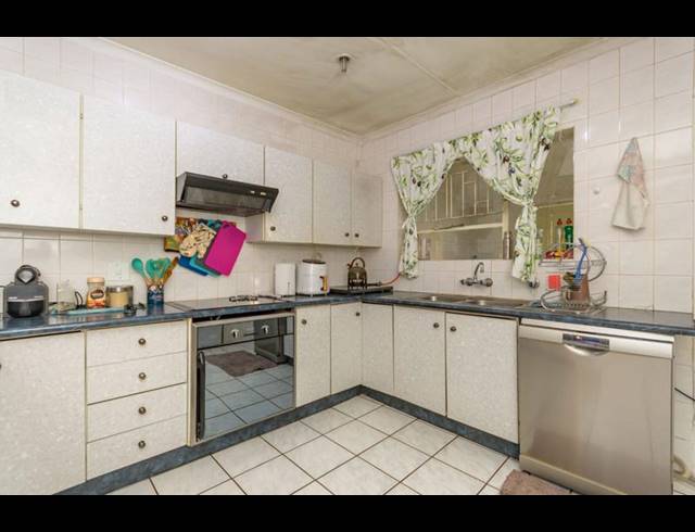 3 BEDROOM HOUSE FOR SALE IN ESTHER PARK